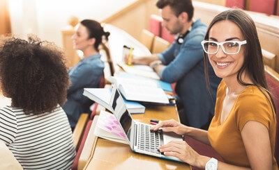 studenci na sali wykładowej